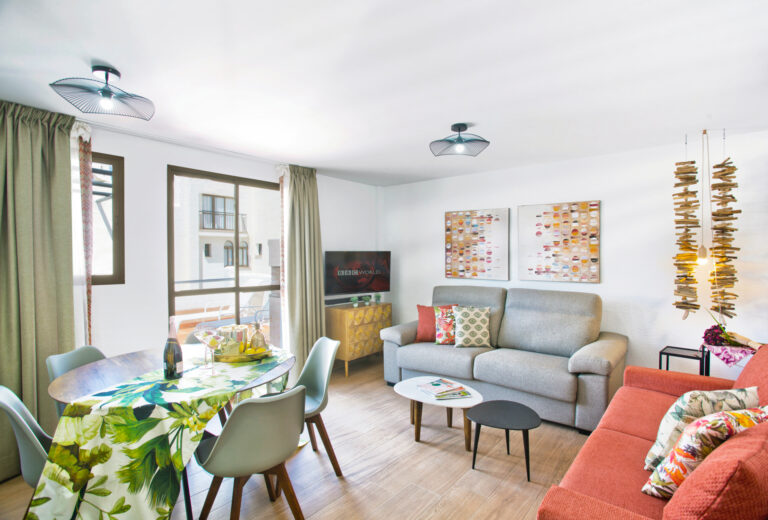PE-Living-2