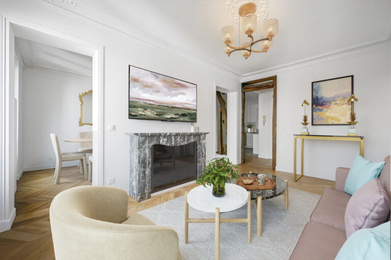 Maison Rivoli apartment Ornamental fireplace and elegant furnished lounge